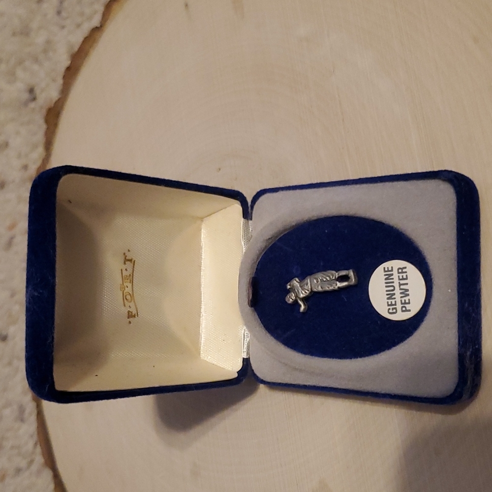Vintage Fort Pewter Golfer Design Tie Tack with Chain NEW